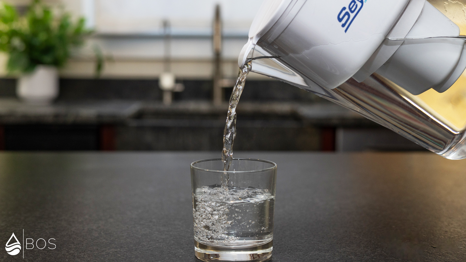 Seychelle RAD Pouring