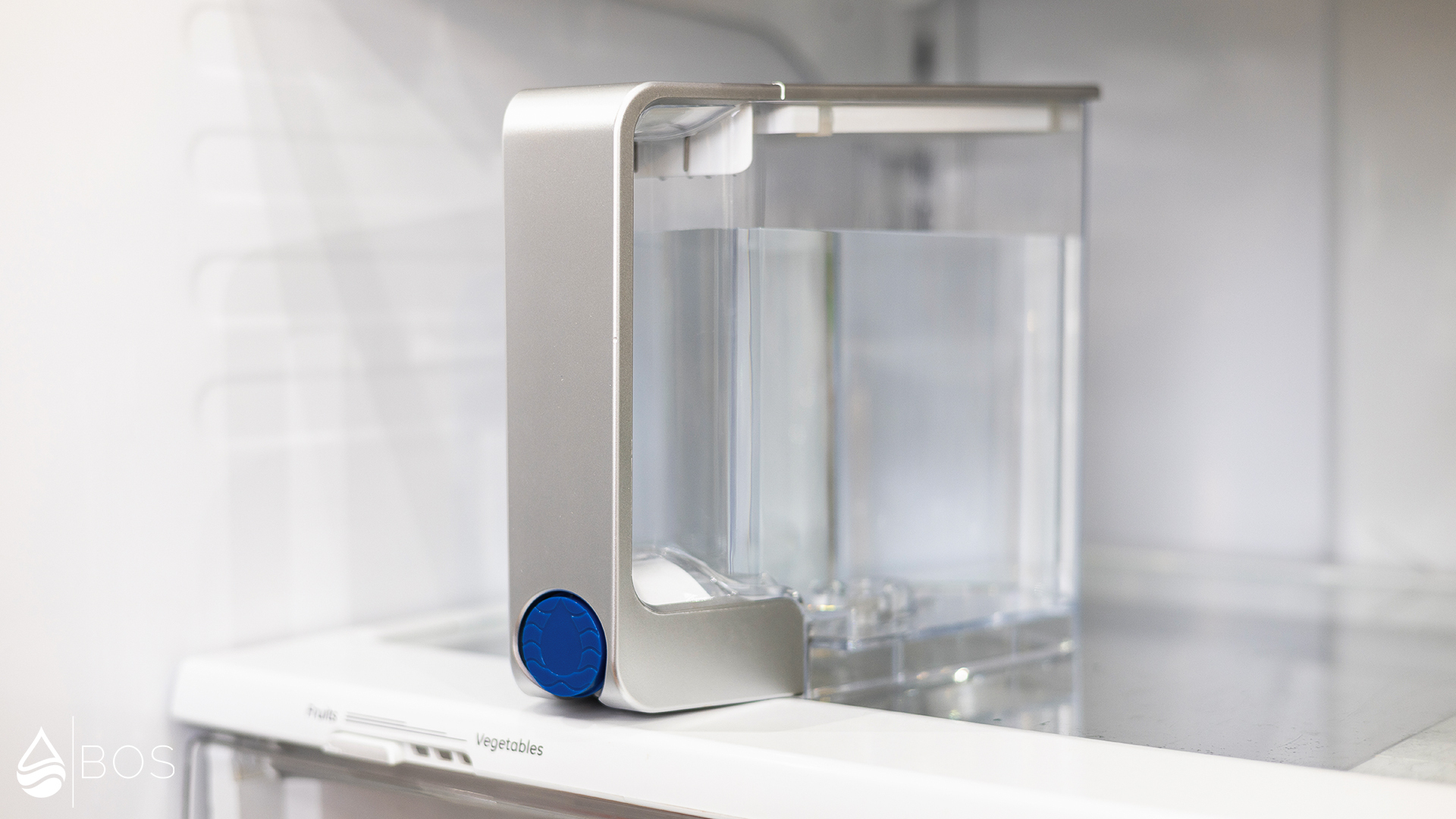 Aquatru Classic Clean Tank on Fridge Shelf