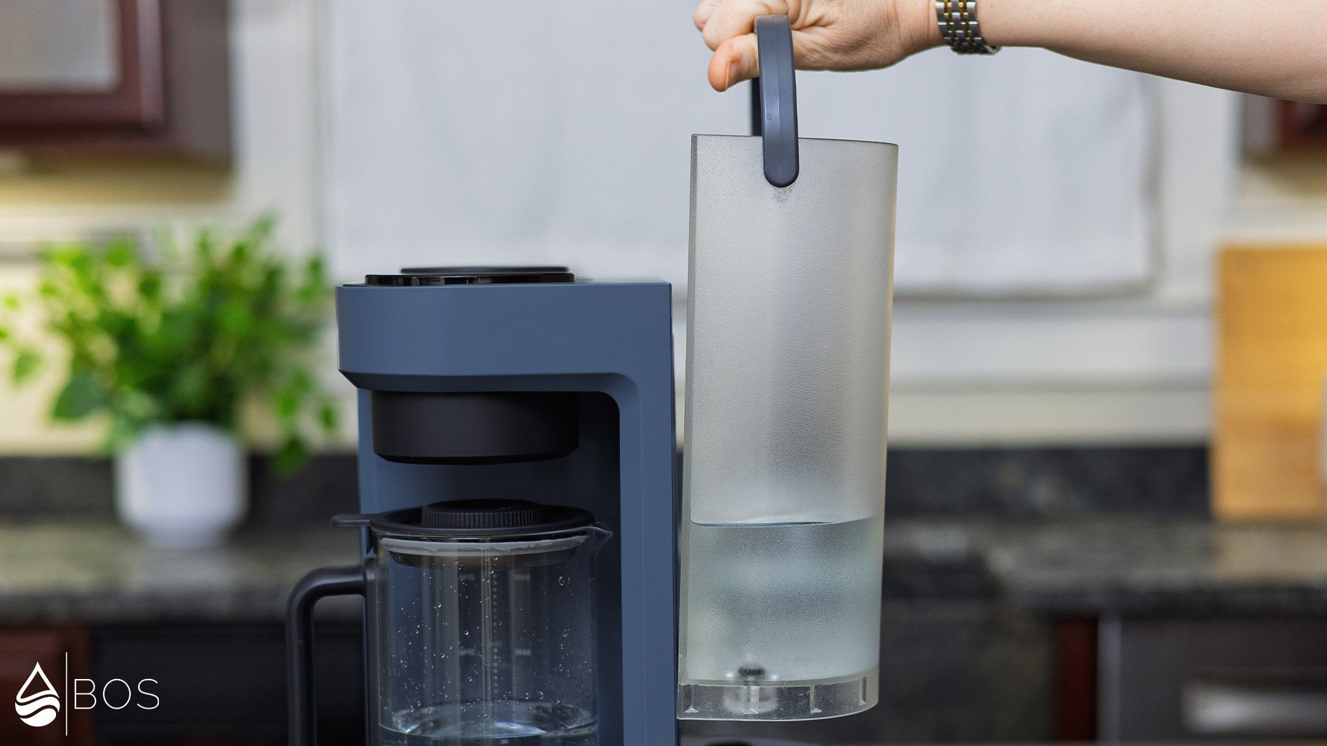 Bluevua RO100ROPOT-Lite Installing Feed Tank on Base