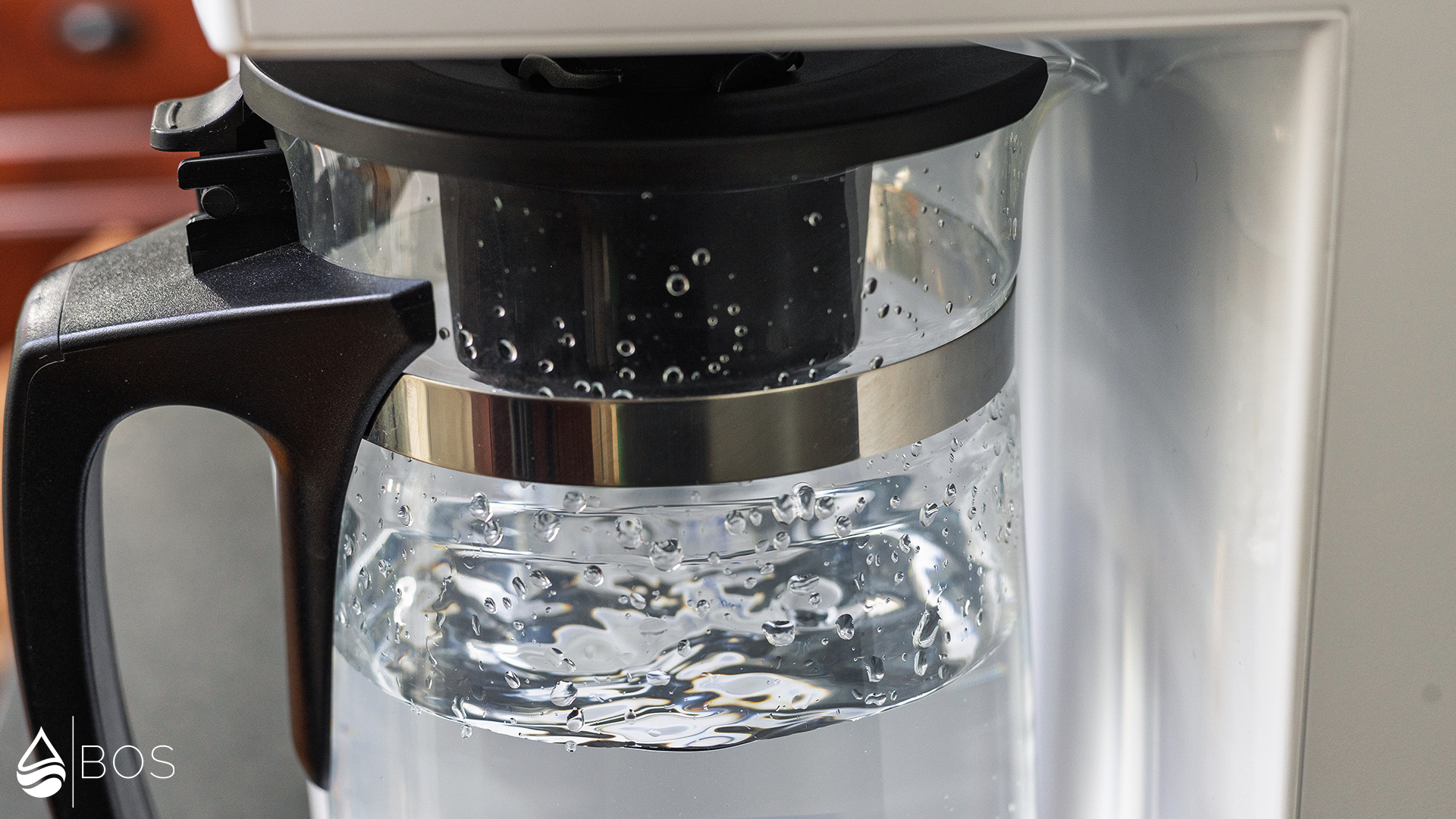 Bluevua RO100ROPOT Water Filtering Through Mineral Cartridge Inside Carafe Lid