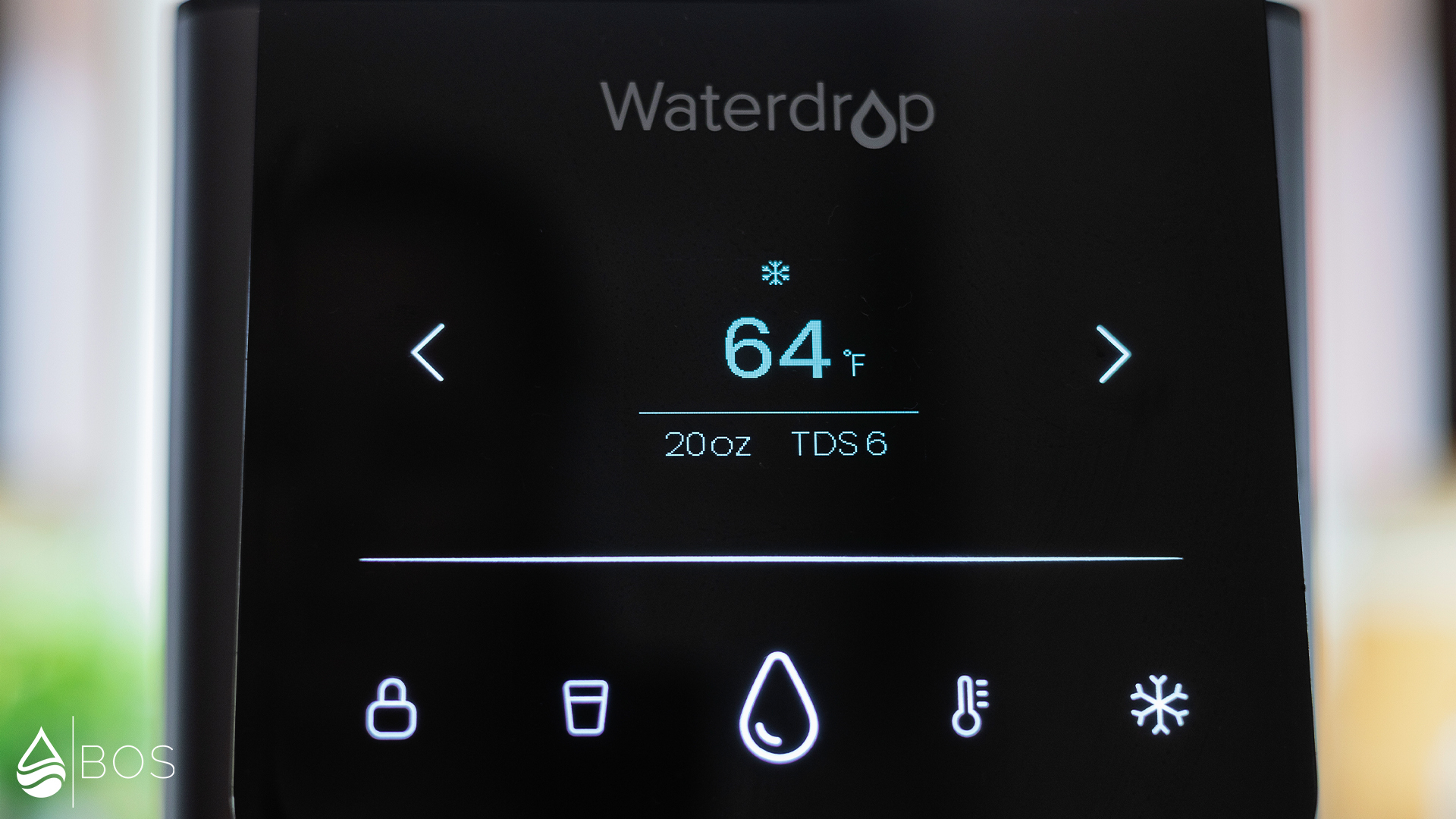 Waterdrop A1 Touchscreen Showing 20-oz Volume Preset
