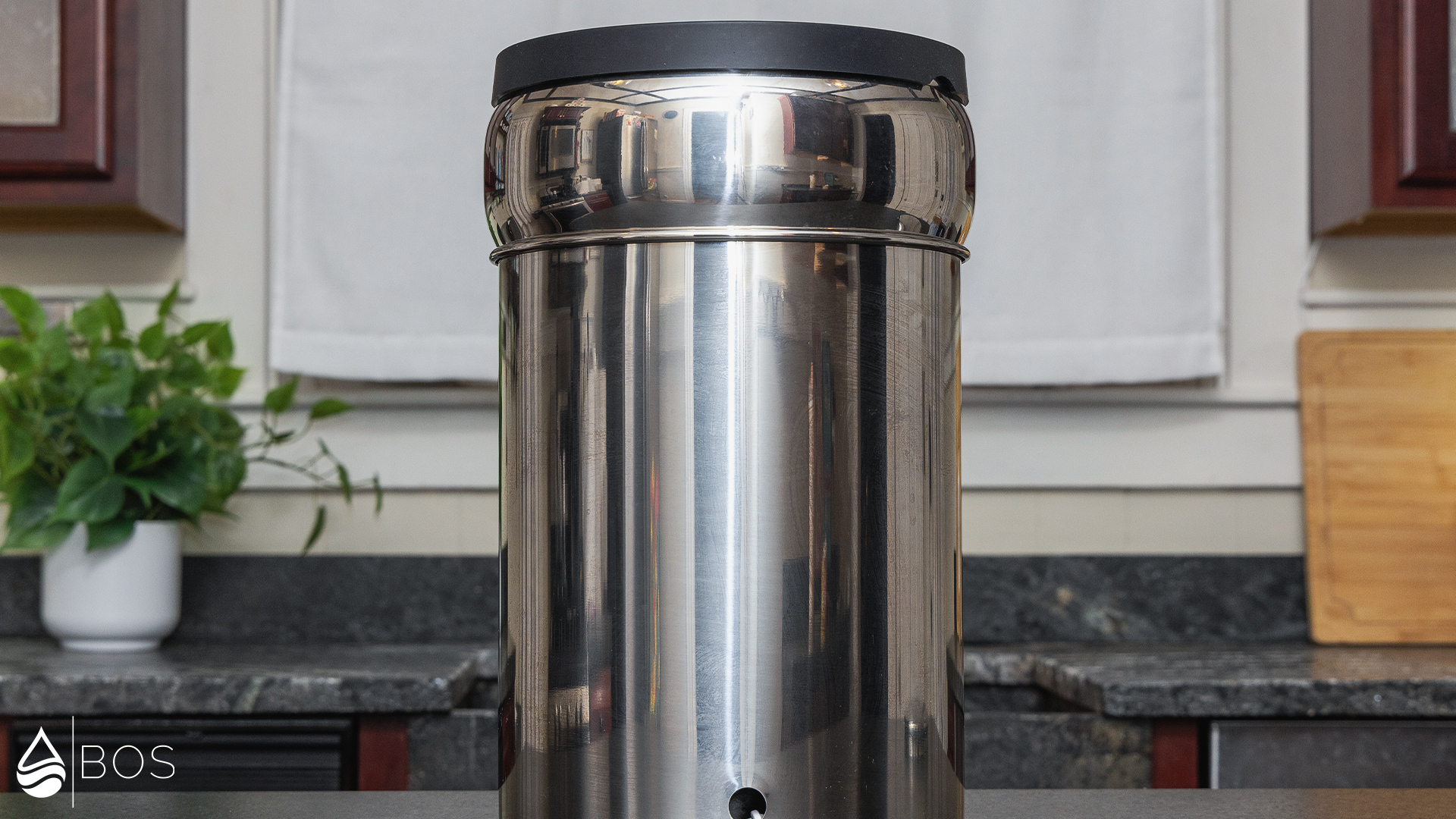 BOROUX Legacy Upper Tank Nested in Lower Tank for Portability