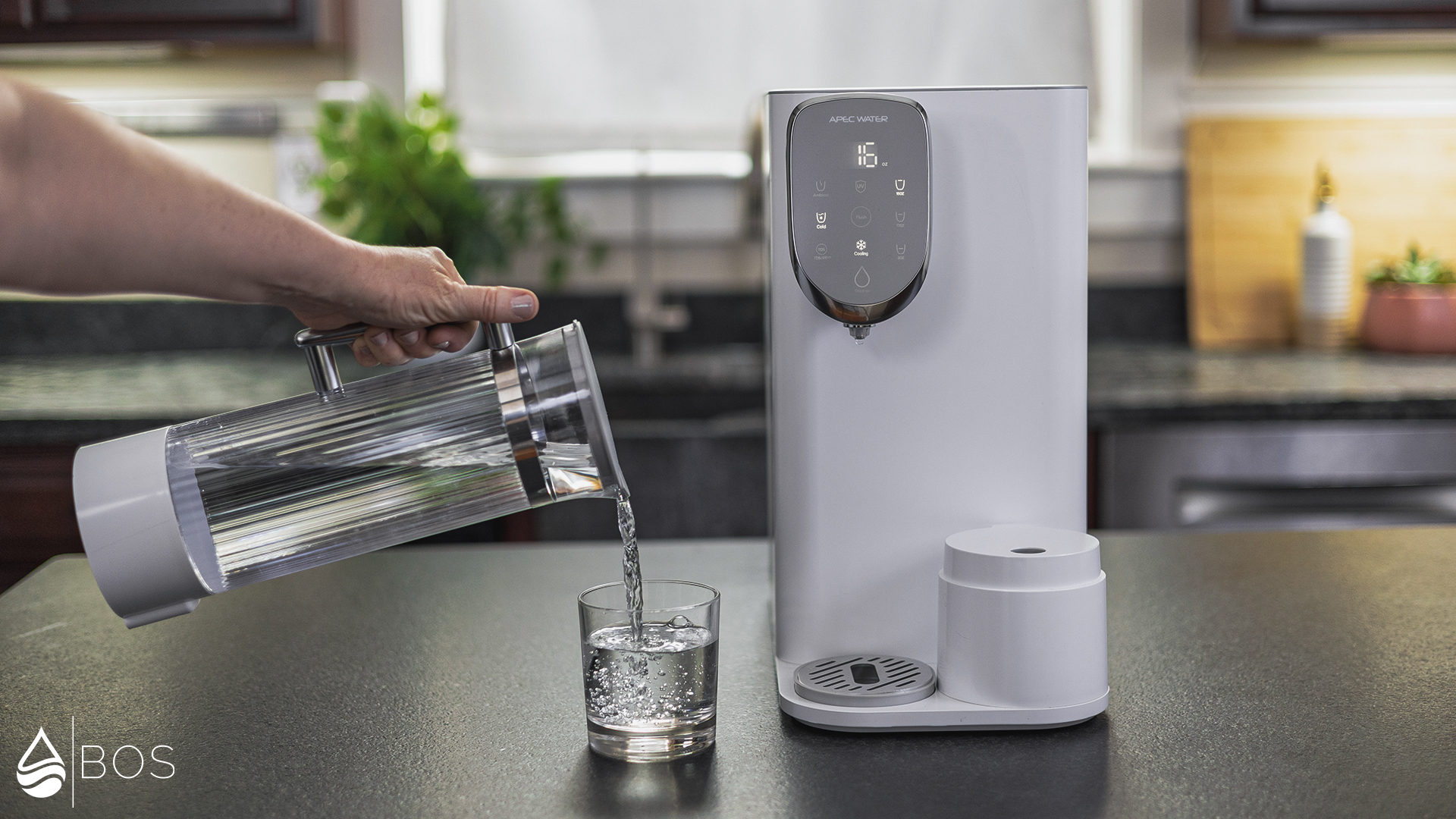 APEC ROCT-C1 Pouring into Glass from Carafe