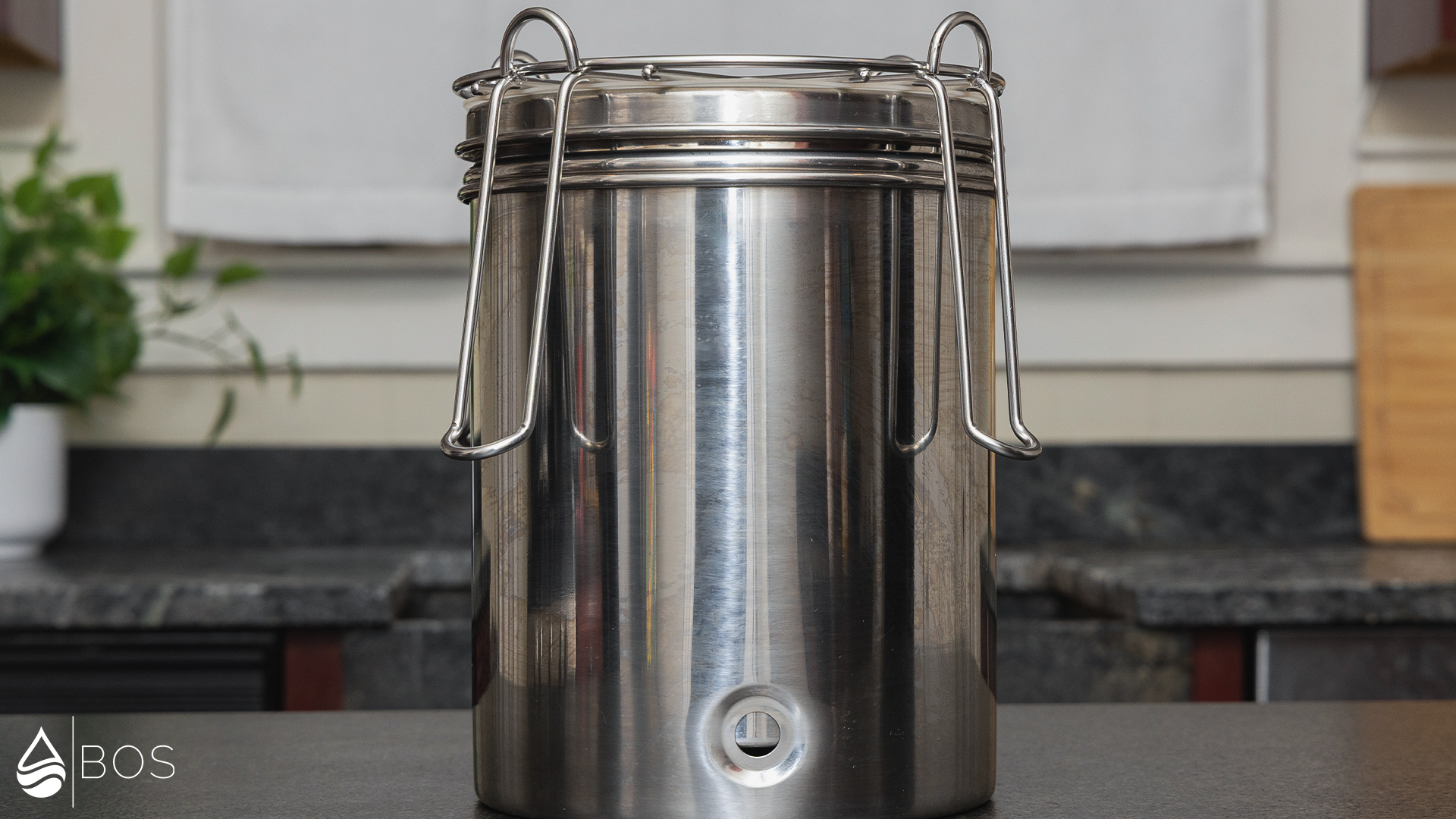 ProOne Traveler+ Upper Tank Nested in Lower Tank for Portability